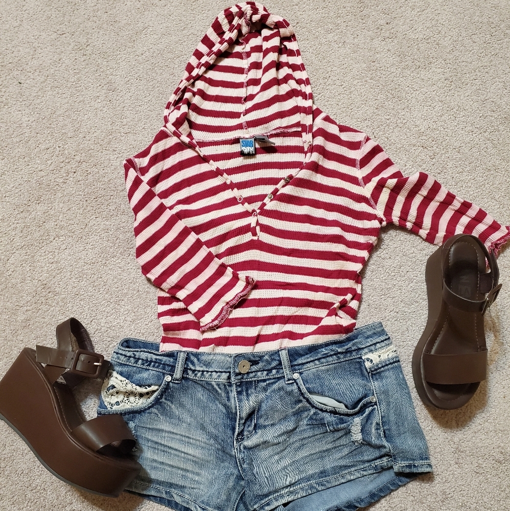 2000s Striped Button-up Hooded Half Sleeve Top